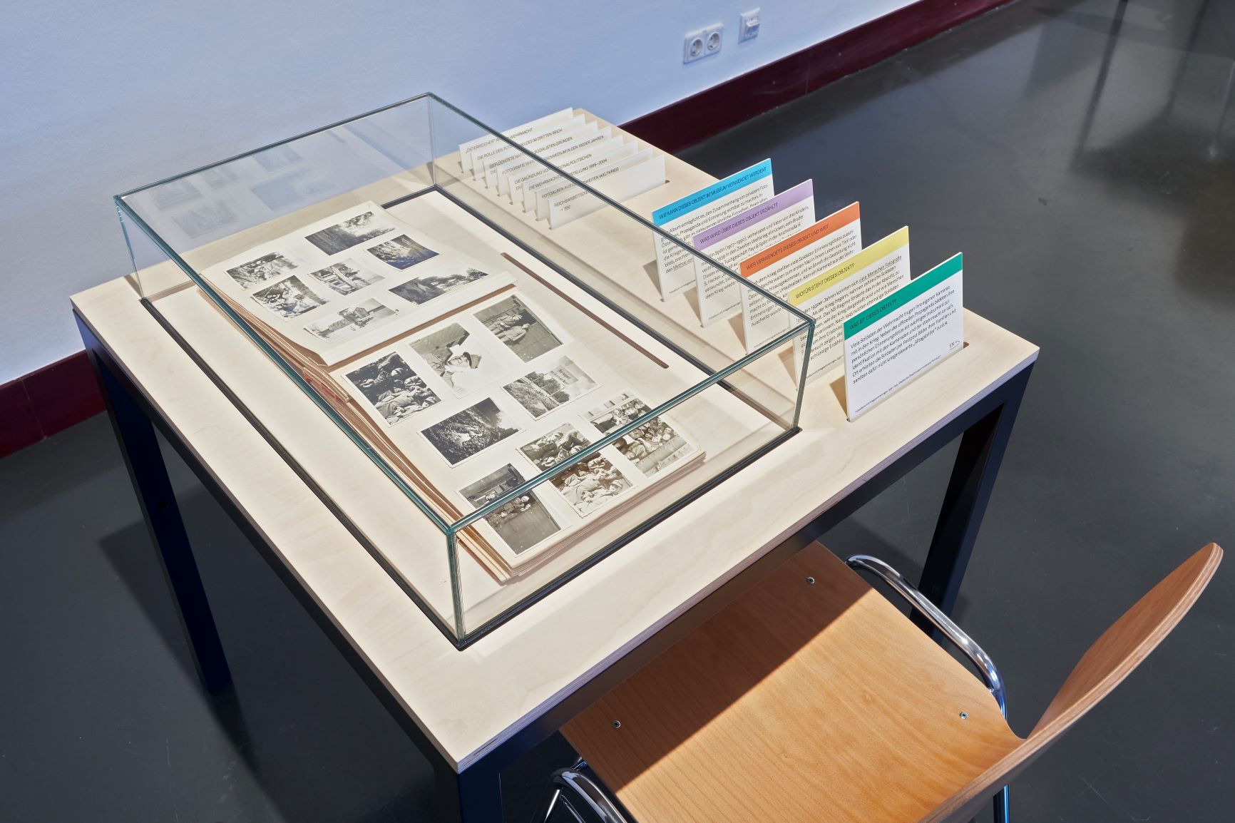 231109-Smaltire Hitler-44